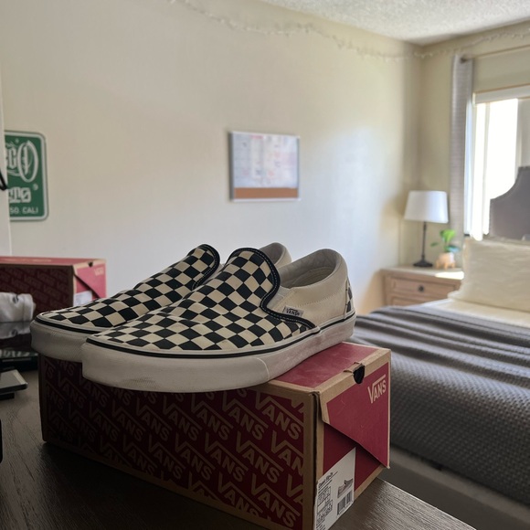 Checkered Slip On Vans - Picture 2 of 3